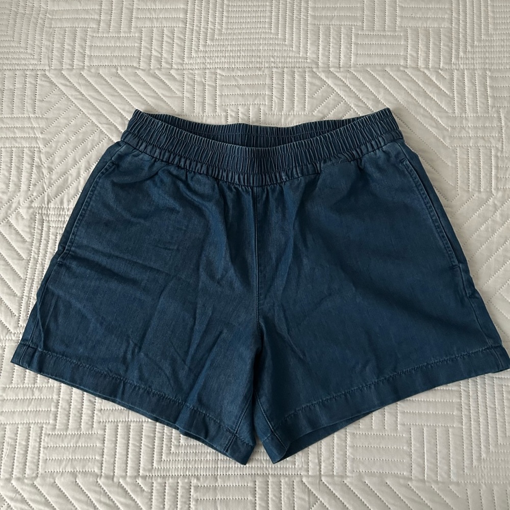 NWOT Calvin Klein Jeans Indigo Denim pull on Shorts Size Small